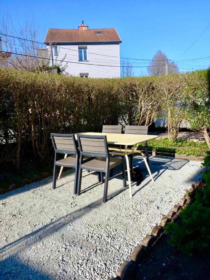 Appartement Cosy Et Calme Avec Parking Et Terrasse Prives Cravanche Exteriér fotografie